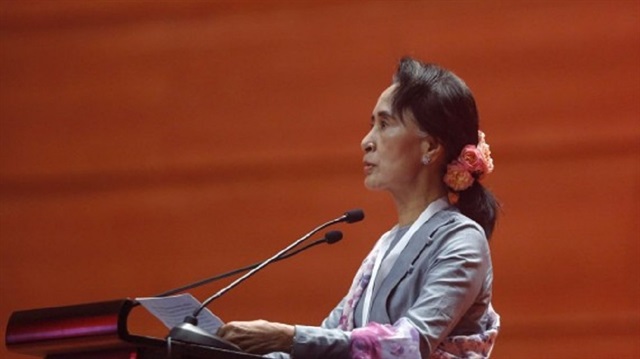 زعيمة ميانمار تدعو الجماعات العرقية لتوقيع اتفاق سلام