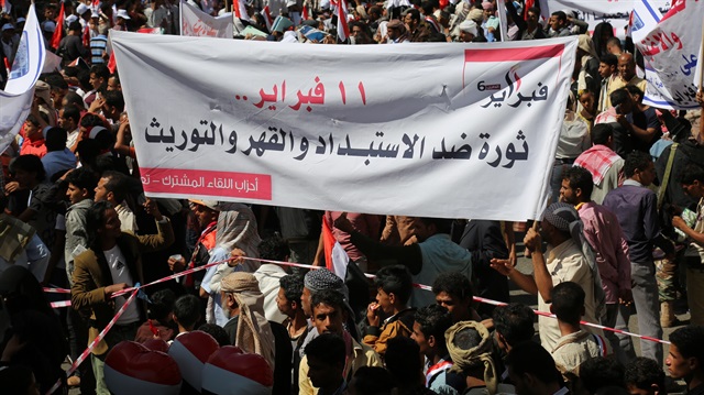Yemen'de meşru hükümet ve Husiler arasında büyük bir kriz yaşanıyor.