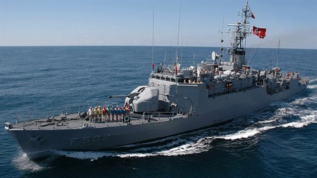 قائد البحرية الباكستانية يزور سفينة تركية مشاركة في مناورات "أمان"