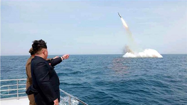 كوريا الشمالية تقر بإجراء تجربة صاروخية