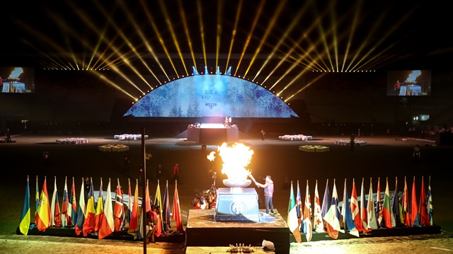 2017 Avrupa Gençlik Olimpik Kış Festivali (EYOF 2017) açılış töreni Erzurum Kazım Karabekir Stadyumu'nda gerçekleşti. Törende Milli sporcu Ayşe Durlu'dan meşaleyi alan Serdar Deniz Olimpiyat meşalesini yaktı.
