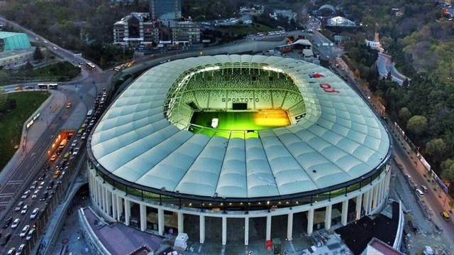 Vodafone Arena 11 Nisan 2016'da Beşiktaş - Bursaspor mücadelesiyle kapılarını açmıştı.