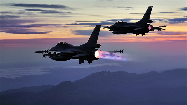 Türk Silahlı Kuvvetleri, Amanos Dağları'na hava harekatı düzenledi.