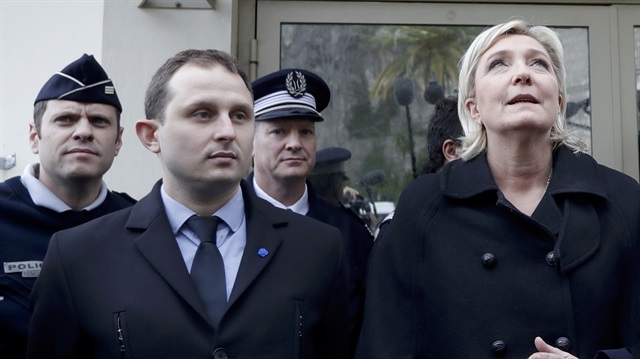 Fransa'da cumhurbaşkanlığı seçimini Ulusal Cephe Lideri Marine Le Pen'in kazanması olası görünüyor. 