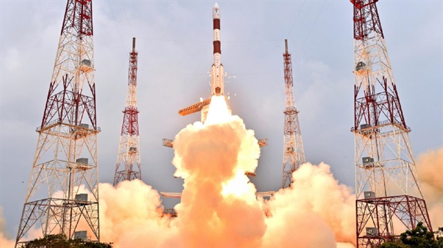 Hindistan, 2014'te uzaya tek seferde 37 uydu gönderen Rusya'nın rekorunu elinden almış oldu.
