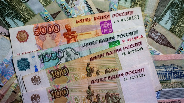 Tkachev, son dönemde önemli oranda güçlenen Rus rublesinin ülke ekonomisini olumsuz yönde etkilediğini söyledi. 