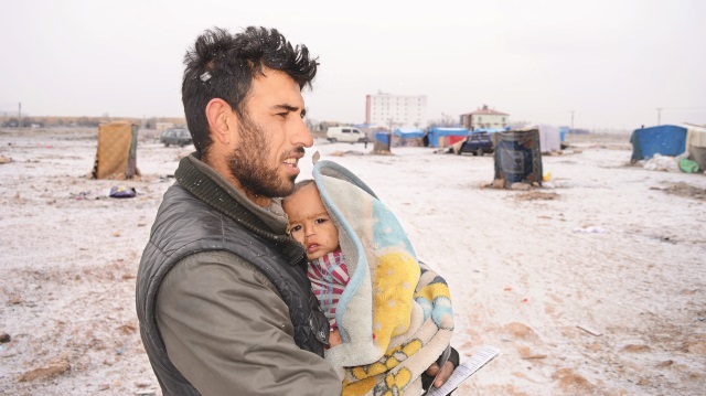Savaştan kaçan Suriyeliler kamplarda yaşamlarını sürdürüyor.