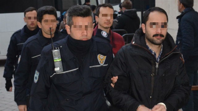 FETÖ'den gözaltına alınan 13 avukattan 7'si tutuklandı. 