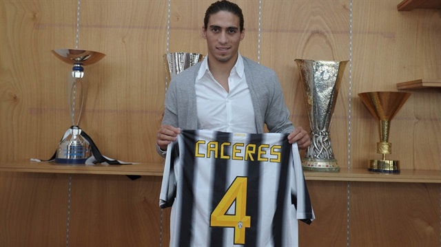 Son olarak Juventus'ta forma giyen Martin Caceres'in Premier Lig'de oynaması bekleniyor.