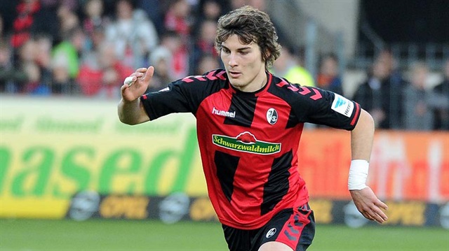 20 yaşındaki Çağlar bu sezon Bundeliga'da Freiburg formasıyla 17 maçta forma giydi.