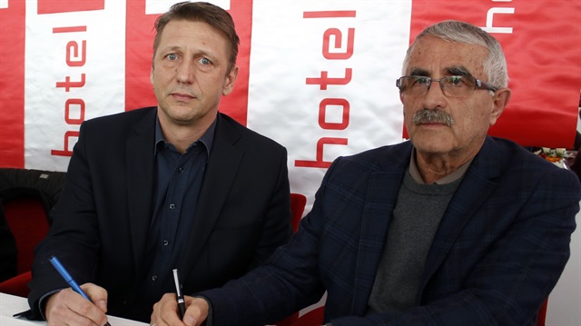 Kardemir Karabükspor Avusturyalı teknik direktör Barisic'le 1.5 yıllık sözleşme imzaladı.