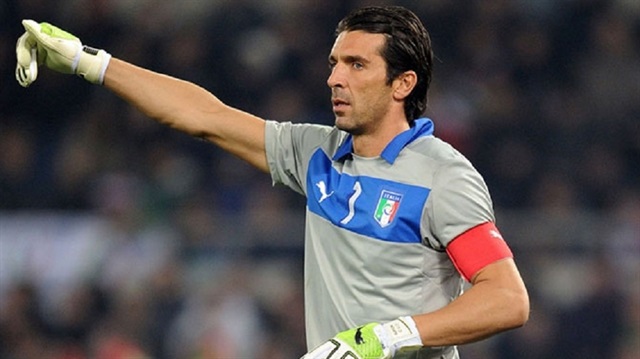 39 yaşındaki efsane kaleci Buffon, 2001 yılında beri Juventus forması giyiyor.