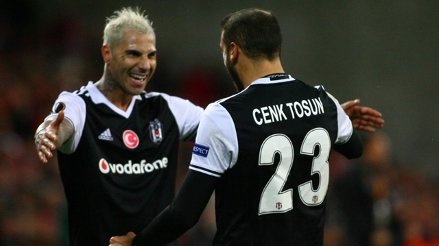 Beşiktaş'ın milli futbolcusu Cenk Tosun, UEFA Avrupa Ligi'nde haftanın oyuncusu seçildi. 
