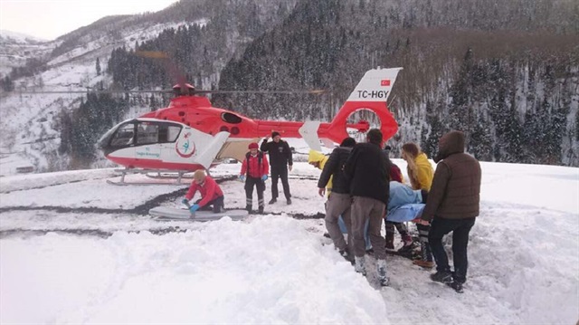Ambulans helikopter hayat kurtarmaya devam ediyor