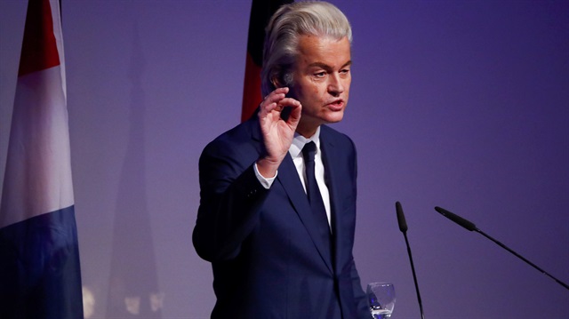 Hollandalı ırkçı politikacı Müslümanlara hakkında hakaret içeren konuşma yaptı.