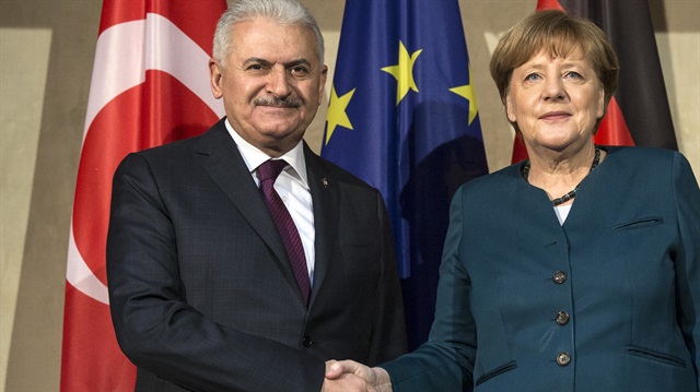 Başbakan Binali Yıldırım ile Almanya Başbakanı Angela Merkel görüşüyor. 