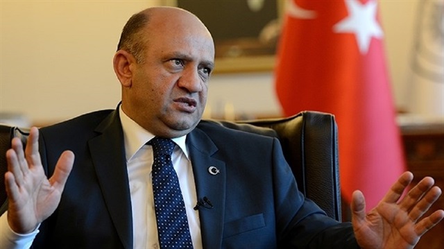 وزير الدفاع التركي فكري إشيق