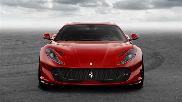 Ferrari'nin yeni prensi 812 ile tanışın