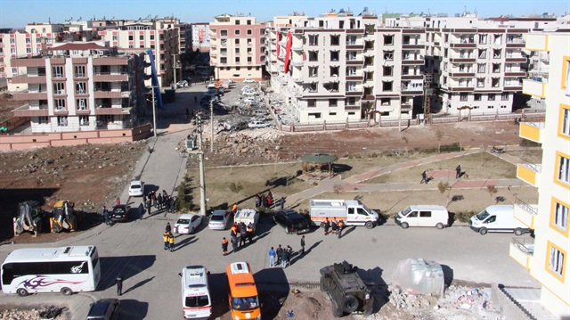 Dün PKK tarafından düzenlenen saldırıda birçok bina ve araç hasar gördü. 