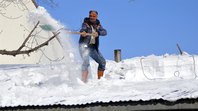 Kars'ta termometreler eksi 31 dereceyi gösterdi. 