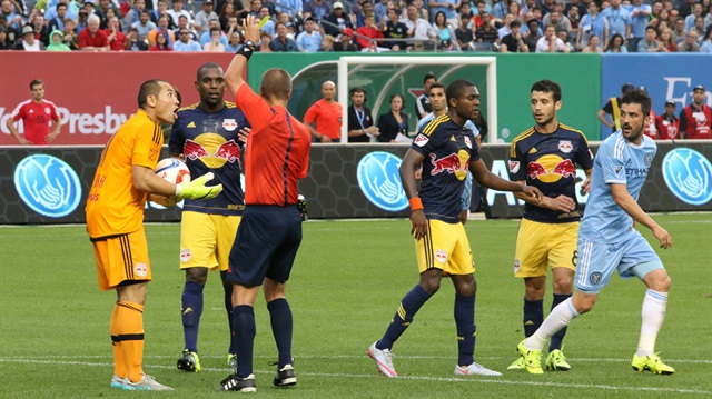 New York City forması giyen David Villa, oynanan hazırlık maçında video hakem kararıyla oyundan atıldı. 