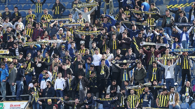 Fenerbahçe taraftarı yönetimi istifaya davet etti.