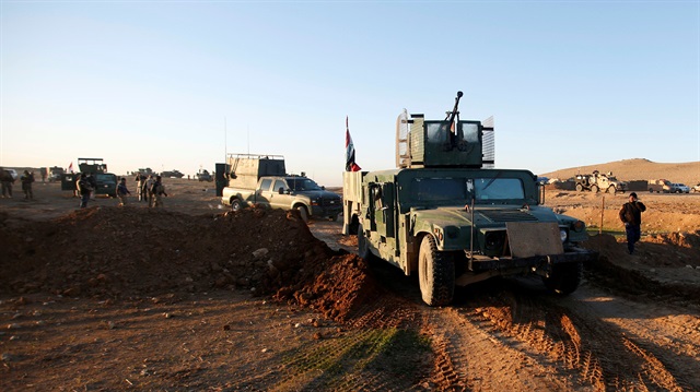 Irak ordusu Musul'un batısına operasyon başlattı.