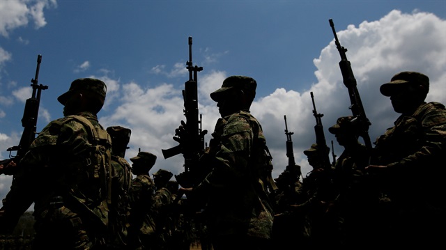 FARC'ın 1 Mart itibarıyla silah bırakma işlemlerinin başlaması öngörülüyor. 