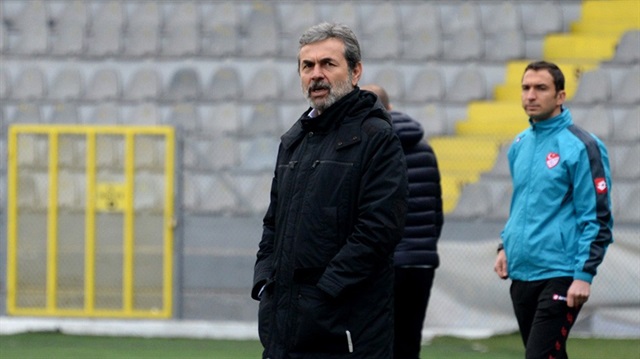 51 yaşındaki Aykut Kocaman, bu sezon Konyaspor başında çıktığı 21 lig maçında 7 galibiyet, 7 beraberlik ve 7 mağlubiyet aldı. 