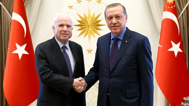 أردوغان يستقبل السيناتور الامريكي ماكين في أنقرة