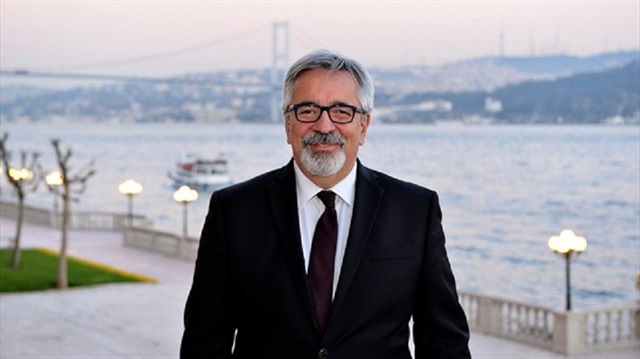 Sabancı Holding CEO'su Zafer Kurtul'un, kendi isteği ile görevinden istifa etti, yerine Mehmet Göçmen atandı.