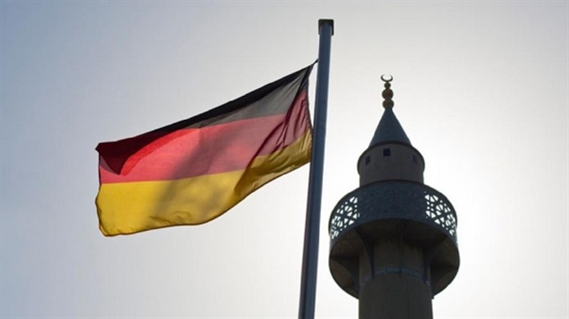 Almanya'daki diyanet mensubu imamlar, ajanlıkla suçlanıyor.