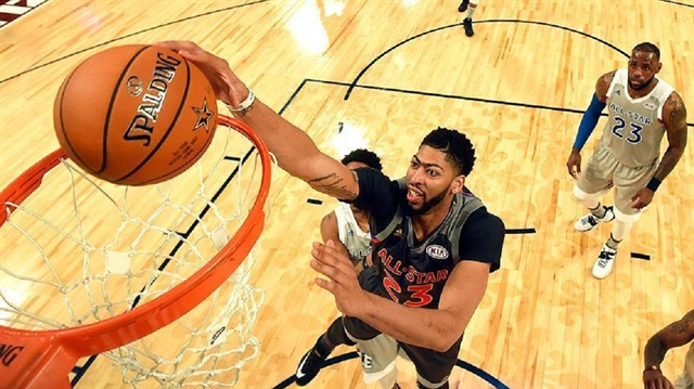  Anthony Davis scores all-time high of 52 points