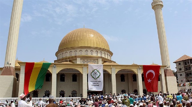 Gine'de II. Abdülhamit Han Camisi açıldı.