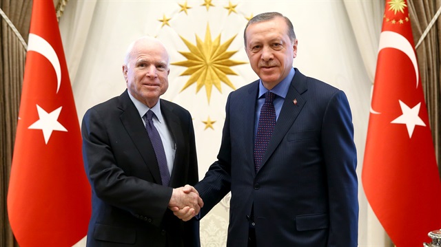 Cumhurbaşkanı Erdoğan ABD'li Senatör John McCain'i kabul etti.