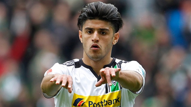 M'Gladbach'ta yıldızını parlayan Suriye asıllı futbolcu Mahmoud Dahoud gelecek sezon Dortmund'da forma giyecek. 