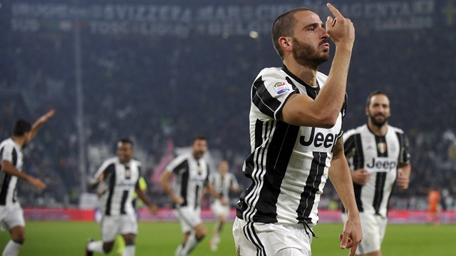 Juventus'un yıldızı Bonucci, Porto ile oynanacak maç öncesinde teknik direktörü Allegri tarafından kadro dışı bırakıldı. 