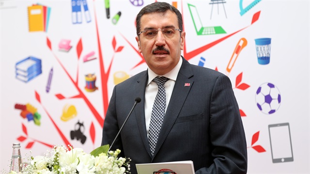 Gümrük ve Ticaret Bakanı Bülent Tüfenkci, gelecek dönemde yakalanan siyasi istikrar ve güvenle faizlerin düşeceğini söyledi.
