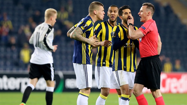Krasnodar'la oynanan maçta takımının beraberlik golün atan Josef, sarı kart görerek cezalı duruma düştü. 