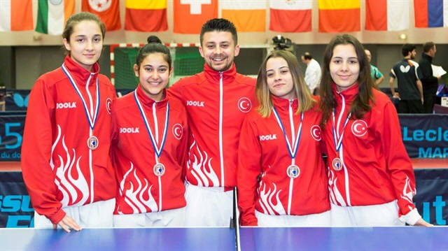 Fransa'nın Metz kentinde düzenlenen Gençler ve Yıldızlar Fransa Açık Masa Tenisi Turnuvası'nda Türkiye bir ikincilik, bir de üçüncülük kazandı.