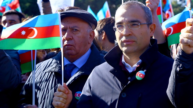 Bakan Cabbarov, 5 Kasım'da Bakü'deki Bayrak Günü kutlamalarındaki yürüyüşe katılmıştı.