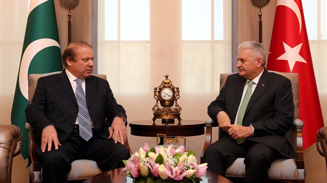 Pakistani PM Nawaz Sharif meets with counterpart Binali Yıldırım in Ankara.