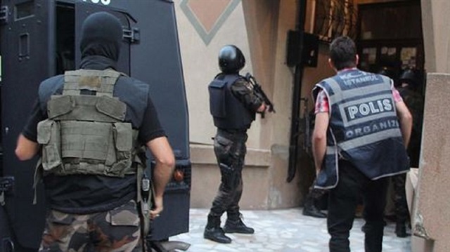 14 FETÖ'cü PKK evinde yakalandı.