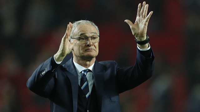 Leicester yönetimi Ranieri'nin görevine son verildiğini açıkladı. 