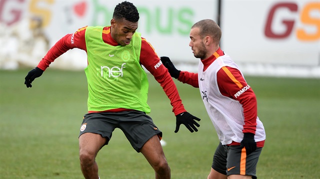 Rodrigues, De Jong ve Sneijder ile birlikte oynamanın kendisi açısından büyük bir fırsat olduğunu söyledi.