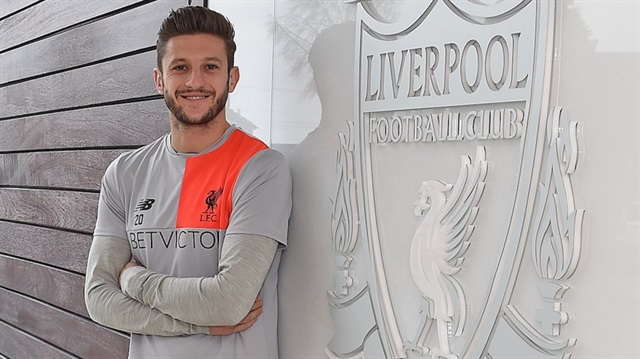 Lallana, 2016 yılında milli takım formasını giyen futbolcular için yapılan ankette oyların yüzde 39'unu alarak, 'yılın futbolcusu' ödülüne layık görülmüştü.