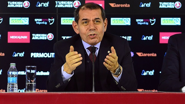 Dursun Özbek konuşmasının başında Beşiktaş'a Avrupa yolunda başarılar diledi.