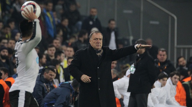 Fenerbahçe Teknik Direktörü Dick Advocaat, Stoch, Wiel ve Emenike'yi kadroya almadı. 