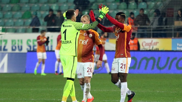 Galatasaray'ın son dönemlerde derbilerdeki kötü performansı dikkat çekiyor.