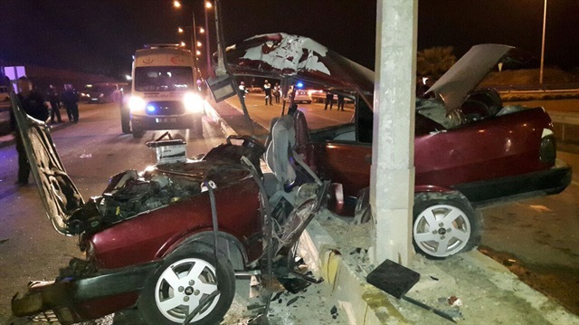 Denizli'nin Pamukkale ilçesinde meydana gelen trafik kazasında 1 kişi öldü, 5 kişi yaralandı. 